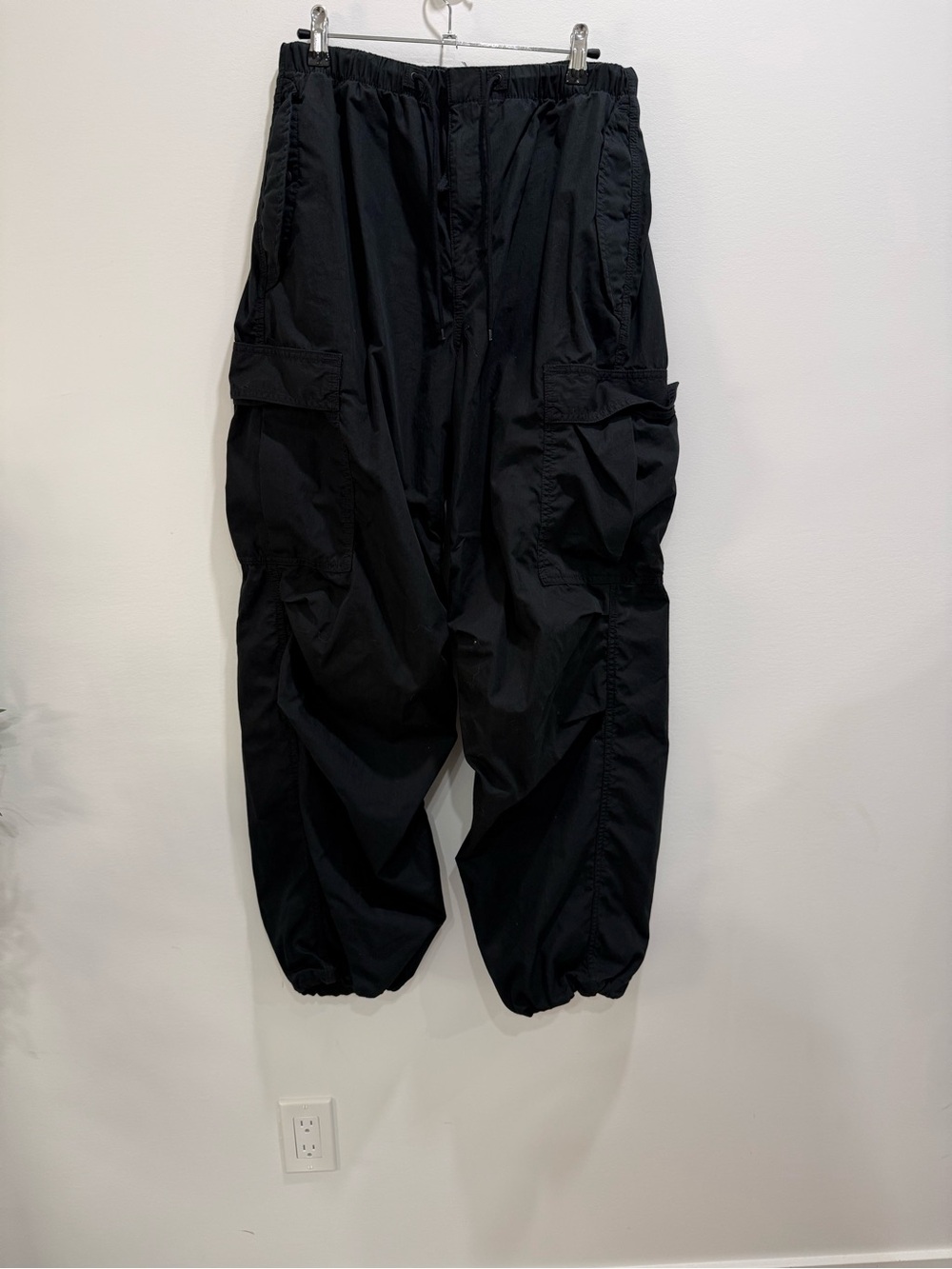 Aritzia Black Cargo Jogger Pants